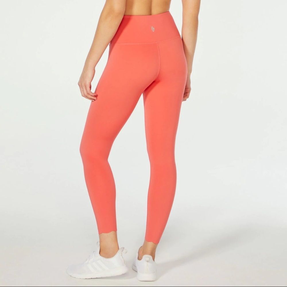 NEW Scalloped Ankle Legging